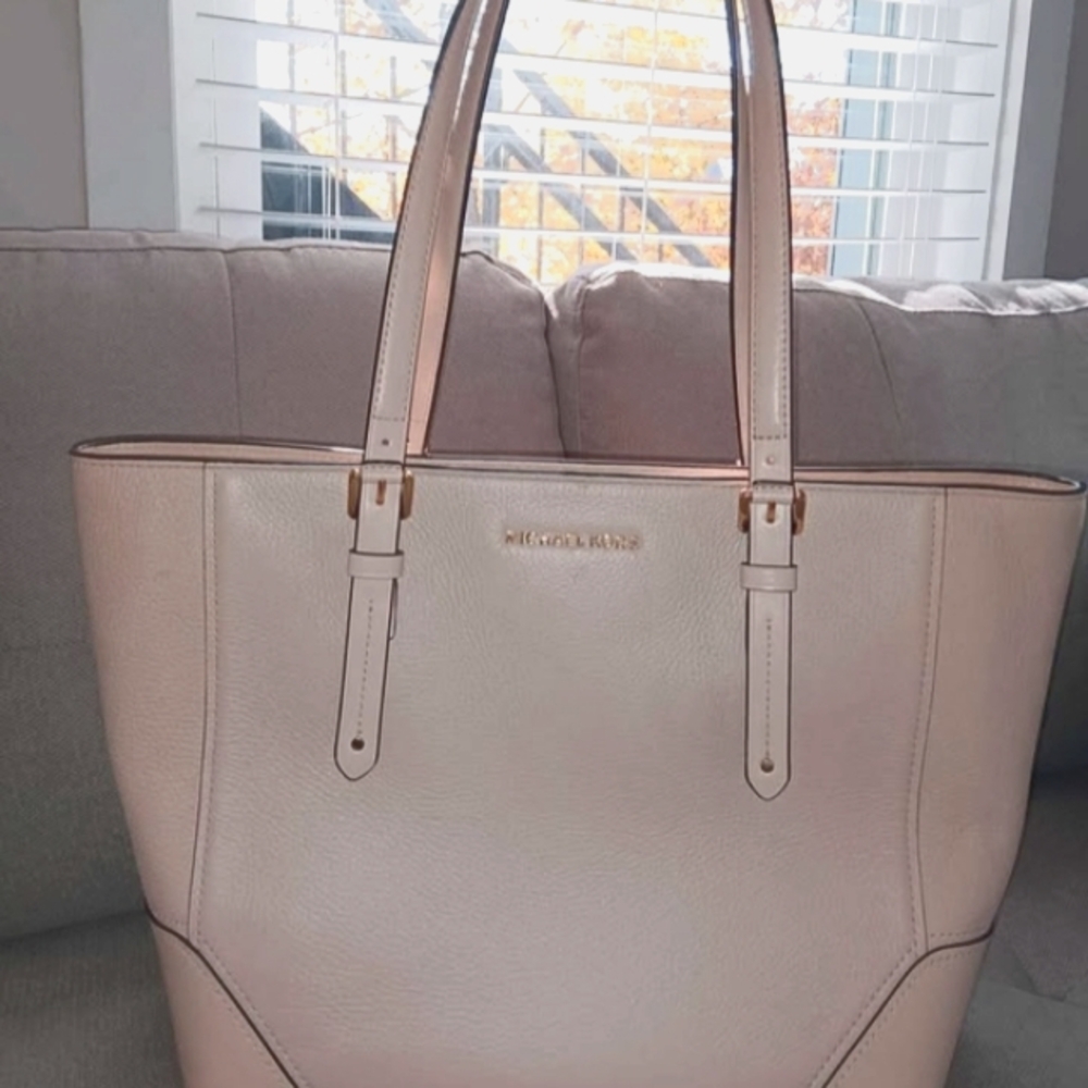 Michael Kors Aria Blush Pink Tote Bag - Picture 8 of 8